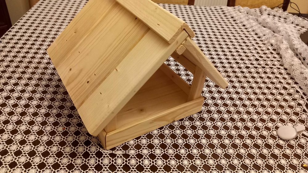 Naturalne drewno Karmik dla ptaków ornitolog hobbysta