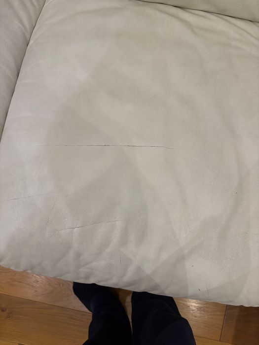 Диван шкіряний білий