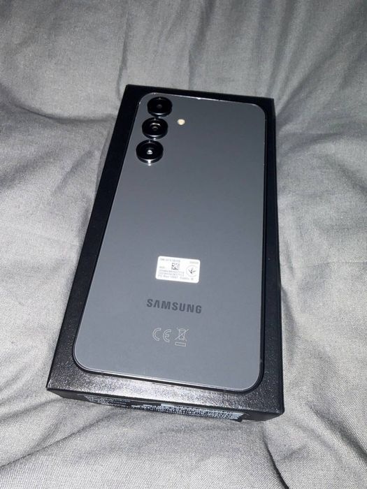 Samsung Galaxy S24 FE 256 GB – ідеальний стан