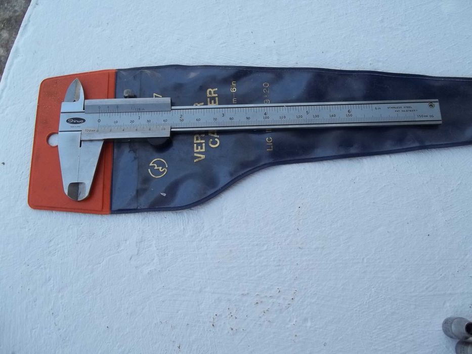 Paquímetro com estojo