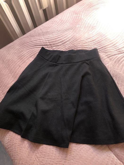 Czarna zwykła spodniczka