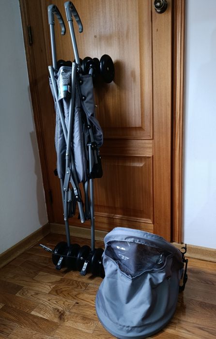 Carrinho de bebé tipo bengala