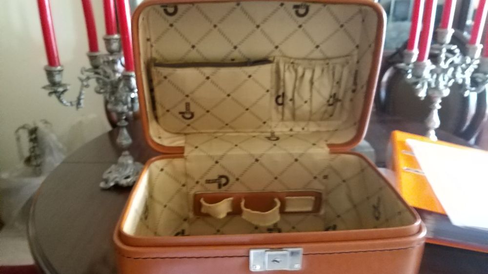 Vendo mala baú (chamada mala fim de seman)