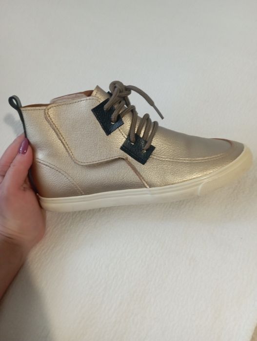 Продам женские кеды