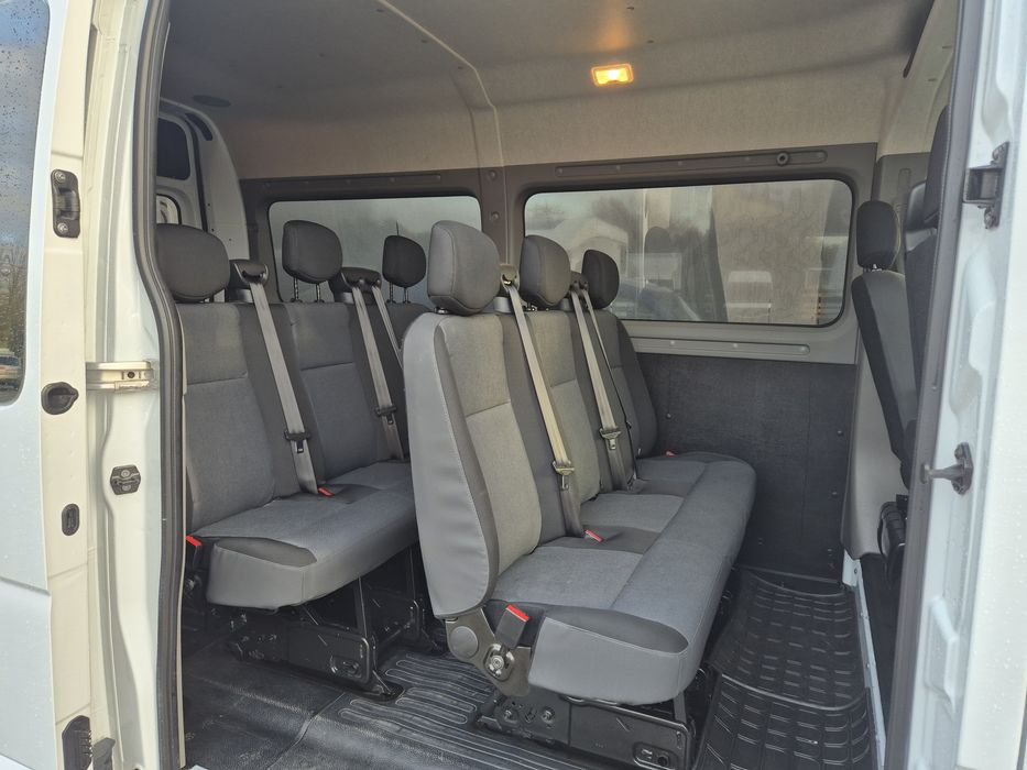 Wynajem Wynajmę  Wypożyczę Bus 9 Osobowy  Renault  Master