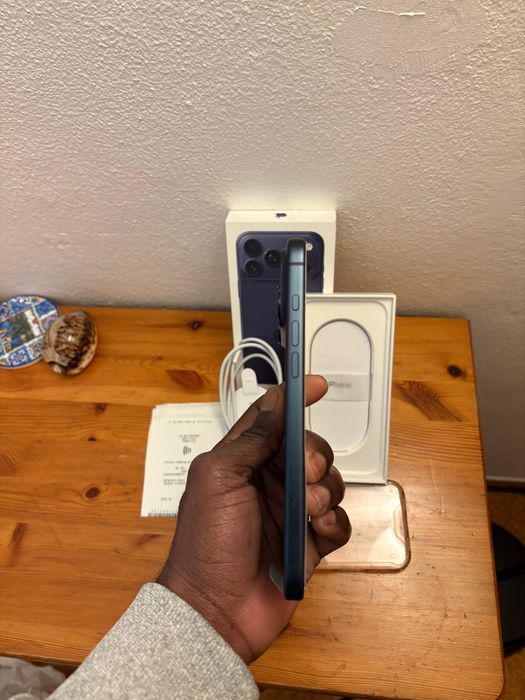 17 pro max novo com factura