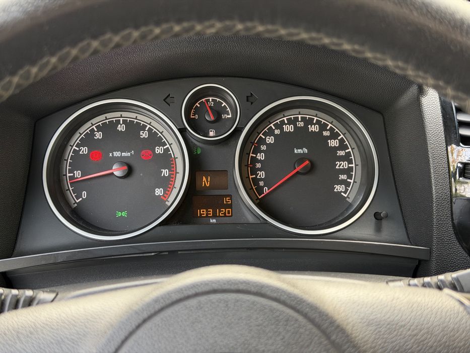 Opel Zafira A/T 1.8л