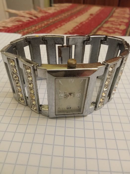 Годинник жіночий кварцевий