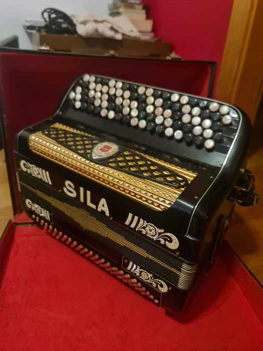 Acordeão Sila - 3a voz - 120 baixos 13kg~15kg