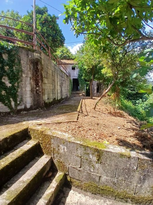 Excelente oportunidade!! Moradia com terreno.