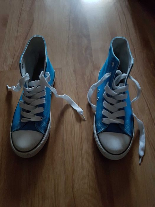 Nowe trampki damskie.