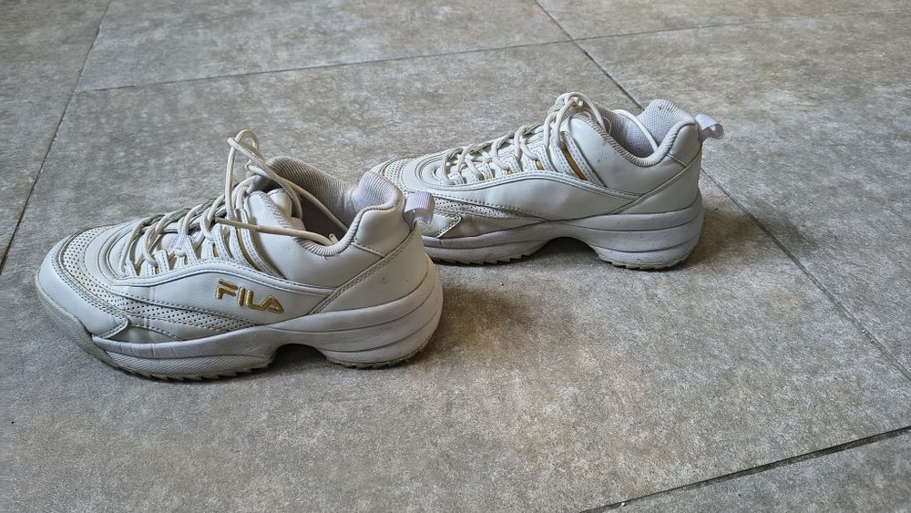 Buty białe Fila r. 38 wiązane na spacery, sportowe