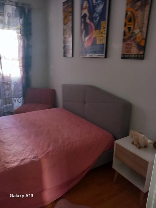 Alugo quarto para jovem estutante/trabalhadora