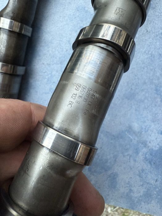 Wałek rozrządu Audi A6 2.5 tdi Bdg oryginał