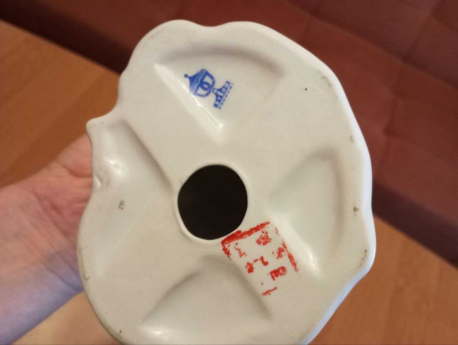 Figurka porcelanowa dama