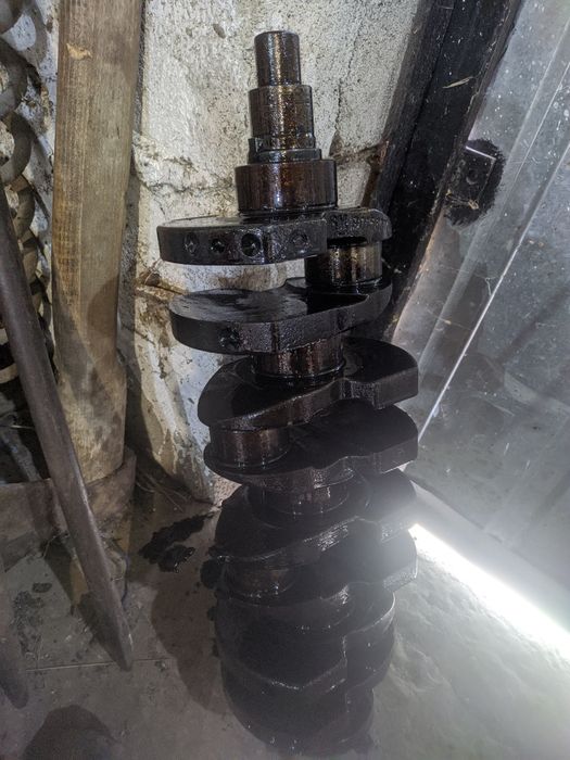 Коленвал кадетт.