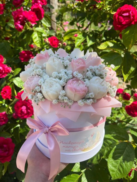 Подарунок на 14 лютого/Букети і свічок