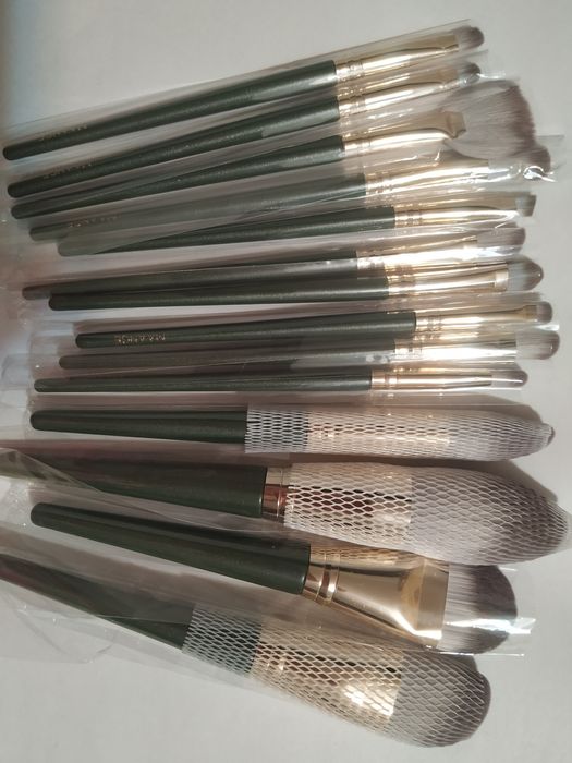 NOWY Zestaw 14 pędzli do makijażu