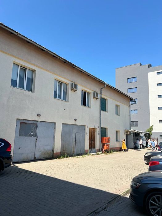 Продаж комерційного  приміщення 1212м2 на обʼїзній