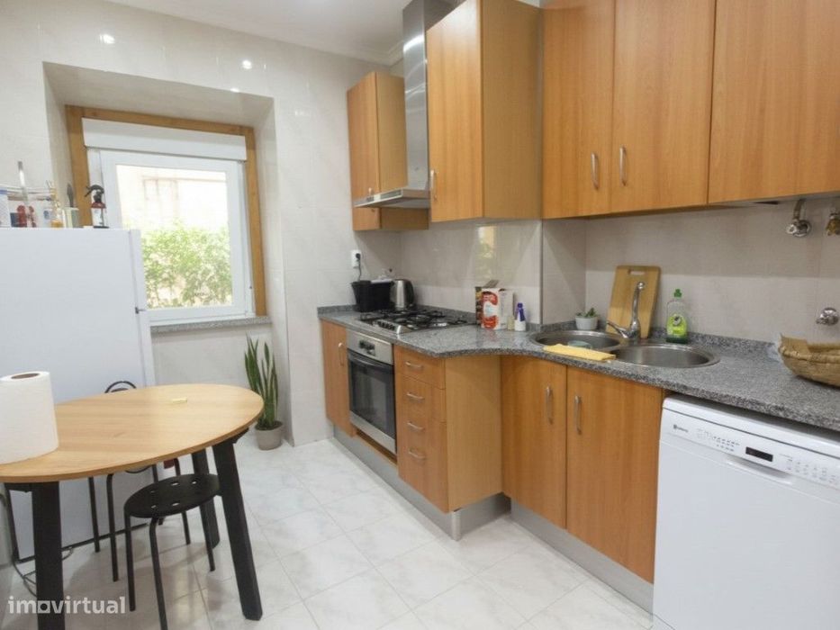 Apartamento T3 Renovado em Santos, Lisboa
