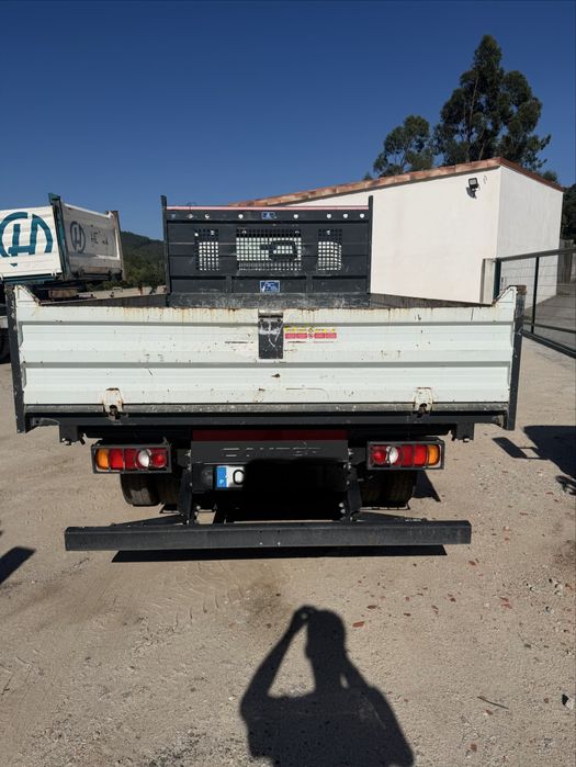 Mitsubishi Fuso 2023 com báscula