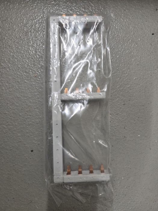 Szyna zbiorcza pionowa Hager