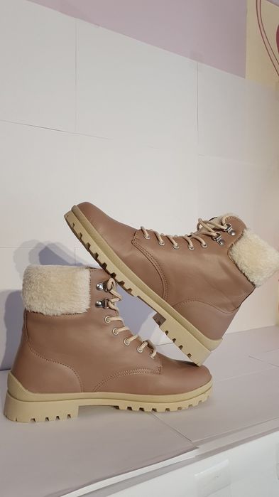 Buty nowe damskie beżowe ocieplane niemiecka marka Bonprix rozmiar 40