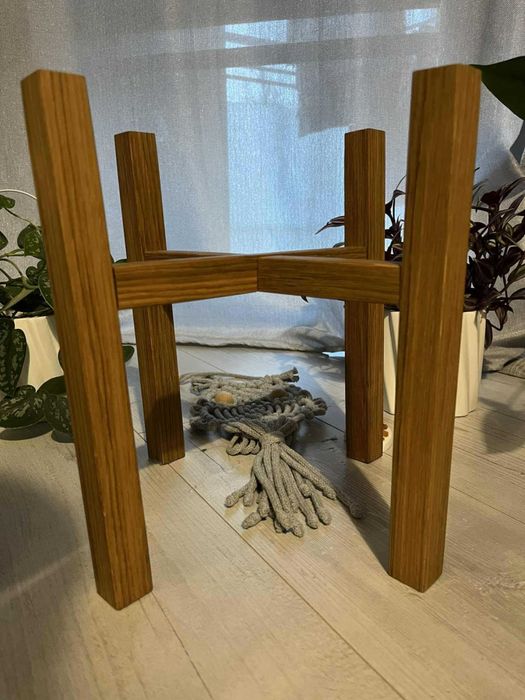 Stojak pod doniczkę na kwiaty