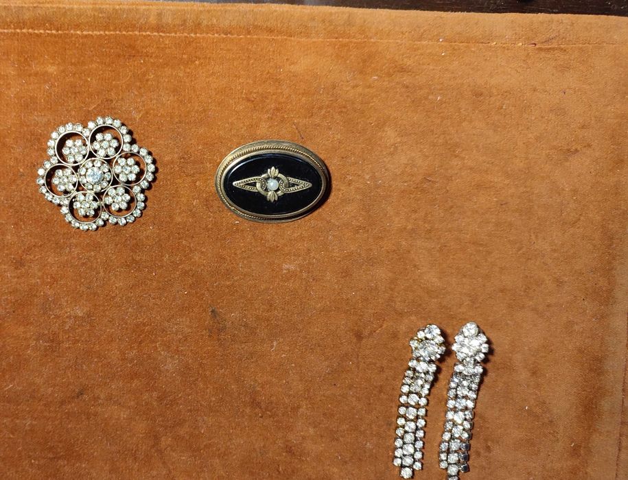 Вінтажна біжутерія