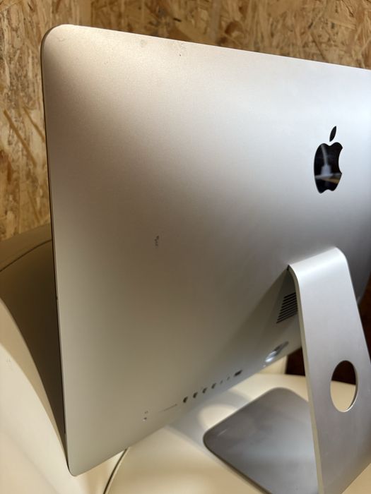 iMac 21.5 Retina 4K 2017, Radeon Pro 555 (2 GB), ssd 256, ddr4 8gb