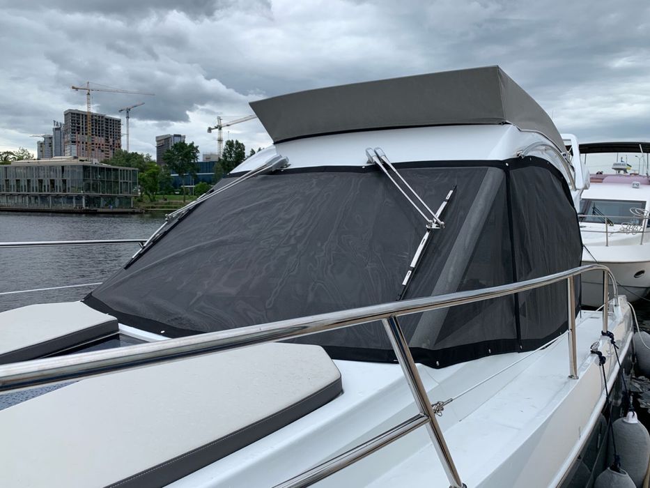 Моторная язта Galeon 300 FLY