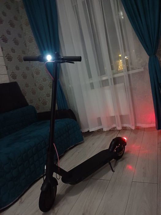 Продам Електро самокат xiomi pro 2
