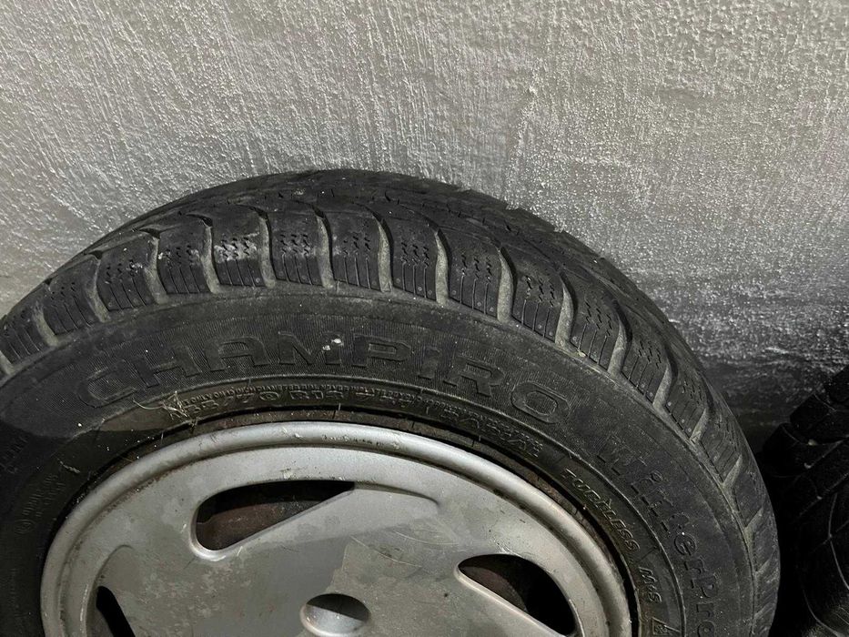 Pneus 155/70 R13