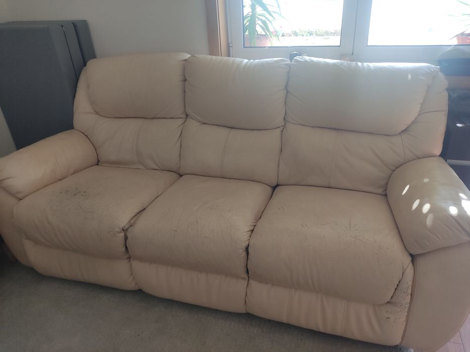 Sofá em pele sintética 1 de 3 lugares