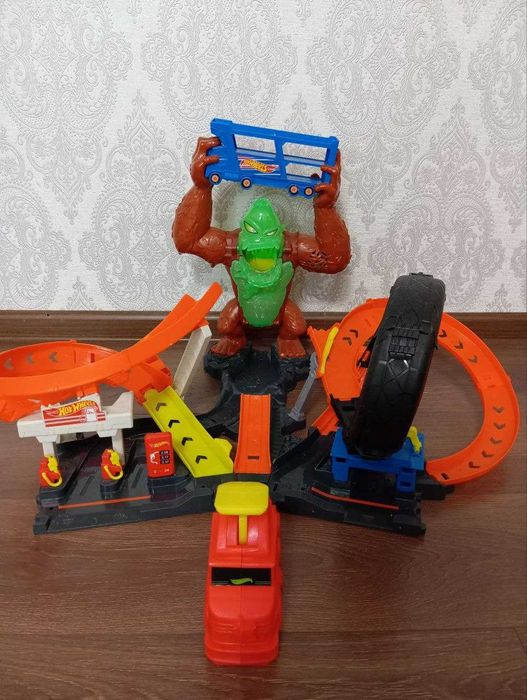 Ігровий набір Hot Wheels Токсична горила