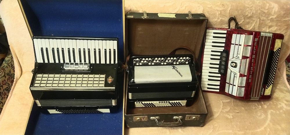 3/4 Тульський баян, красивий робочий.