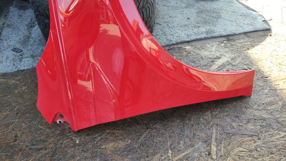Błotnik prawy przód VW Polo 2G kod lakieru LP3G