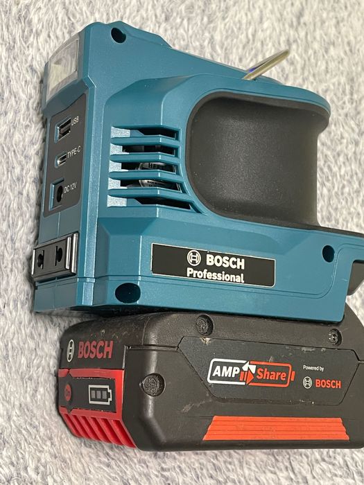 Инвертор, преобразователь с 18 вольт на 220. Bosch. Новый