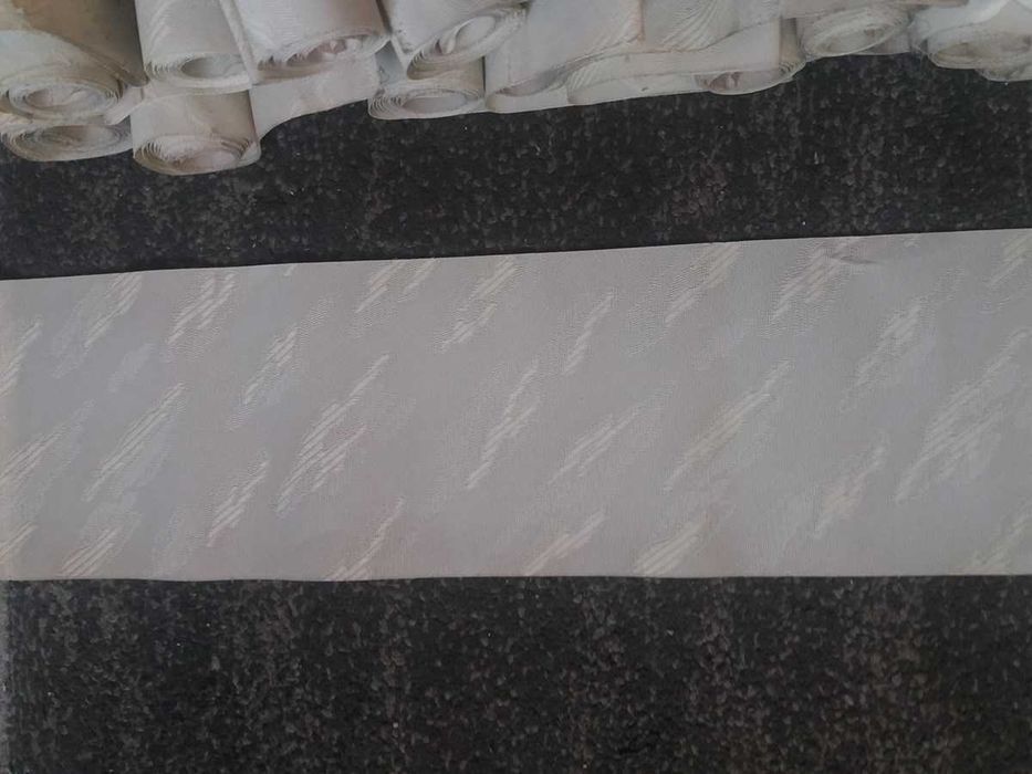 Rolety okienne z szynami