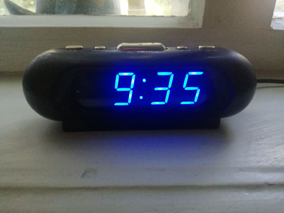 Часи єлектронние.