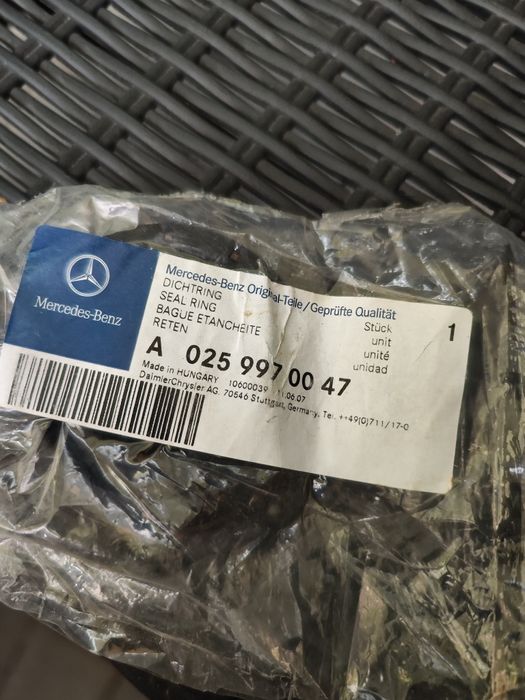 Сальник заднього моста Mercedes A0259970047