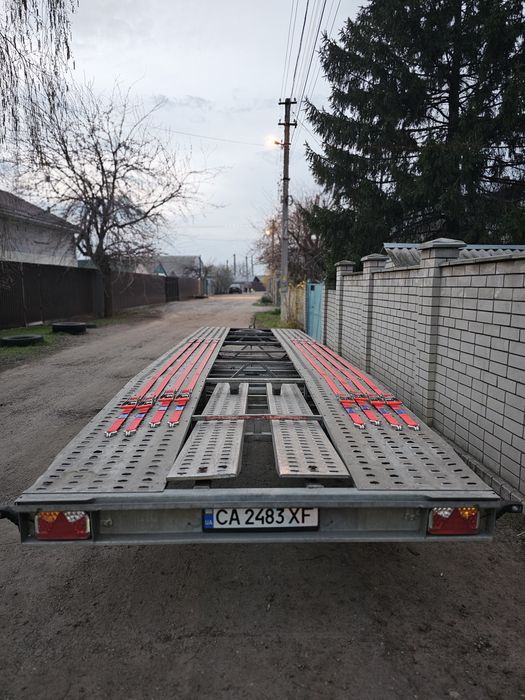 Надаю в оренду ЛАФЕТ 24/7 для перевезення авто по Україні , 8 метрова платформа .