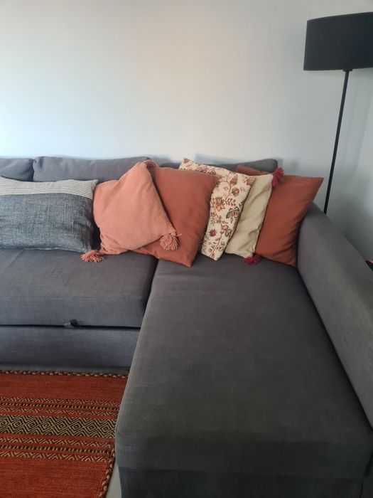 Sofa cama IKEA com arrumacao