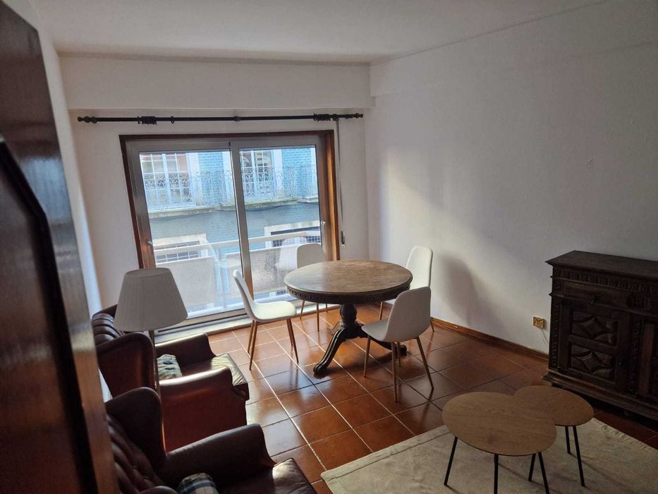 Apartamento T1 para arrendar - Cedofeita