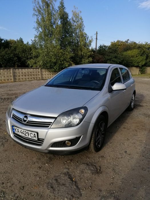 Автомобиль Opel Astra 1.6 2011 автомат