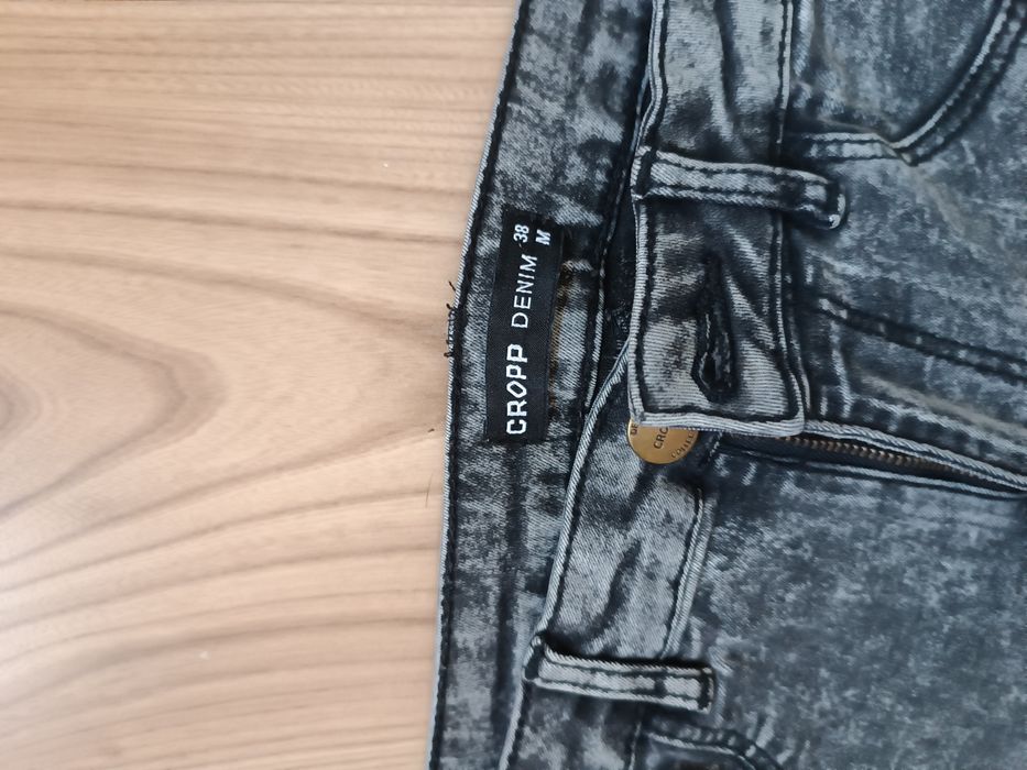 Czarne spodnie jeans