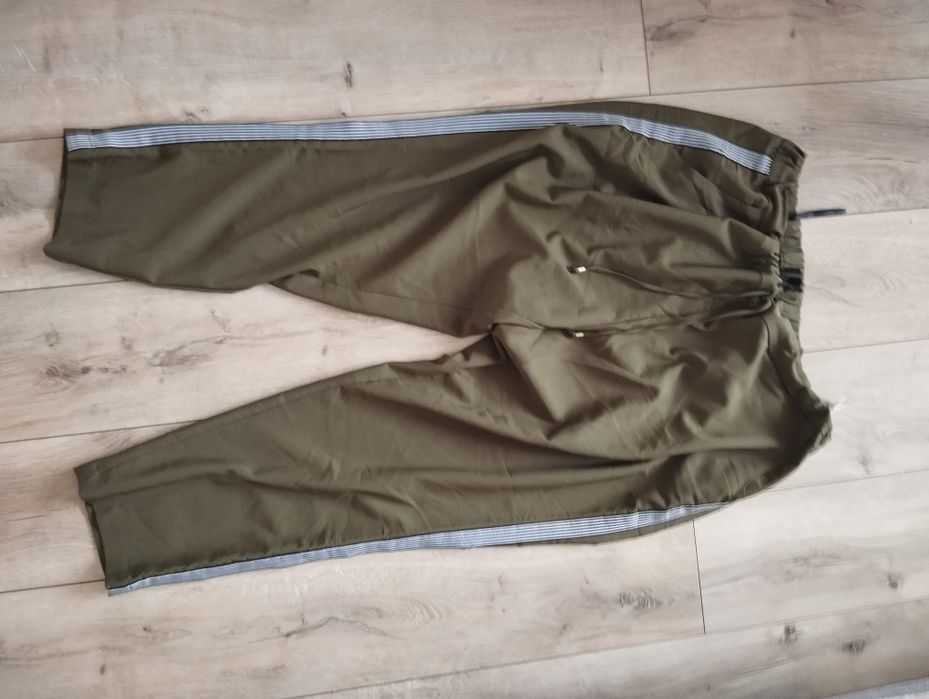 Bonprix bpc spodnie khaki z lampasami 3 XL 4 XL 46-50