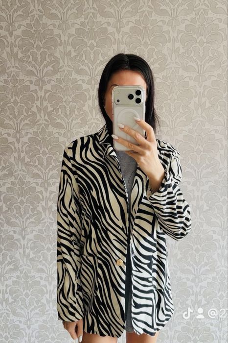 Новий піджак 42 розміру гарноі якості