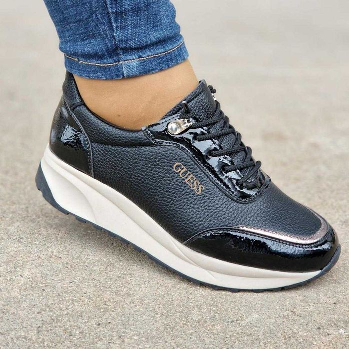 Lindas Sapatilhas Pretas Novas Femininas !!!