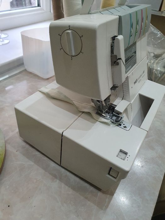 Продам оверлок коверлок Pfaff 4862